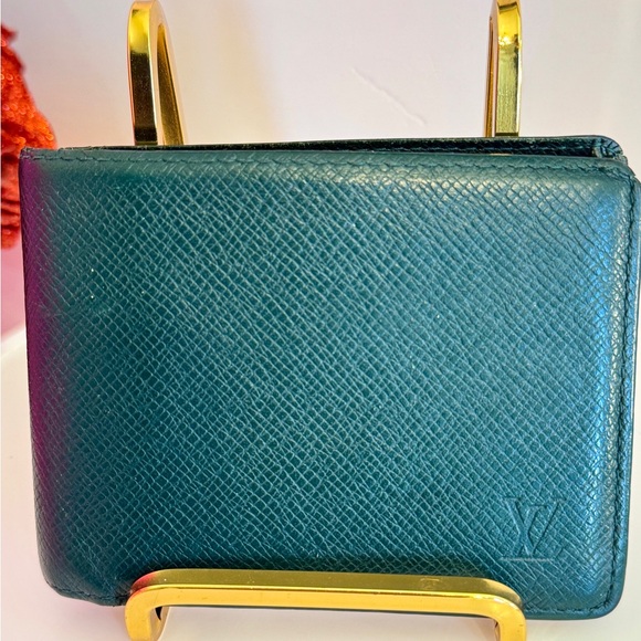 Louis Vuitton Green Taiga Wallet - Picture 2 of 16